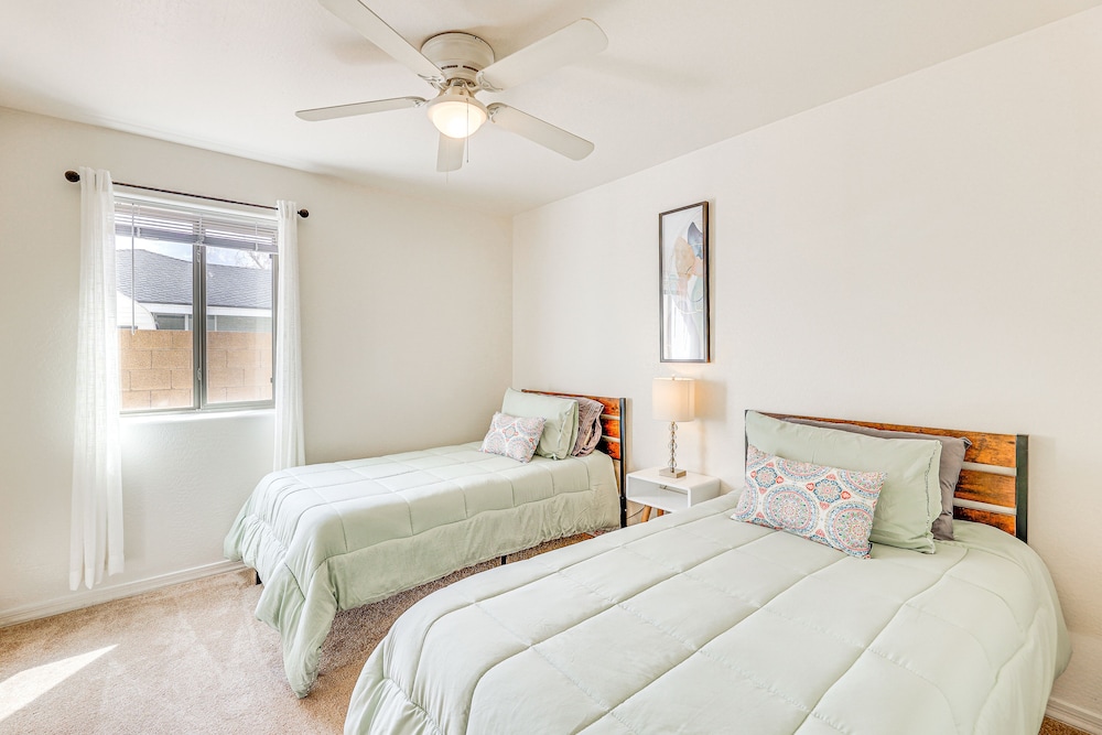 Charming Home w/ Pool - Near Mesa Arts Center! - Property Image 24