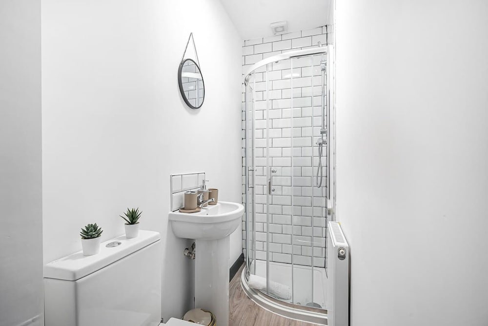 5-bed 5 En-suite Apartment in Manchester