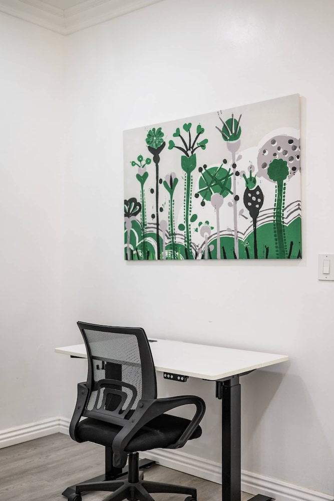Spacious & Bright Home Fully Equipped