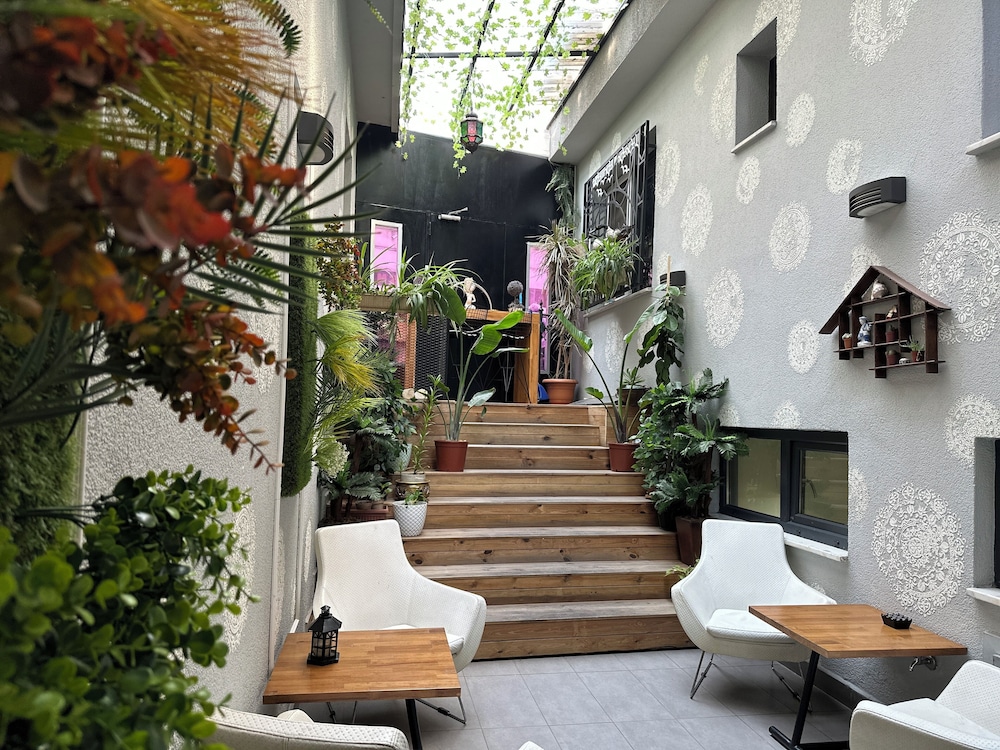 Black Art Otel - Image 56