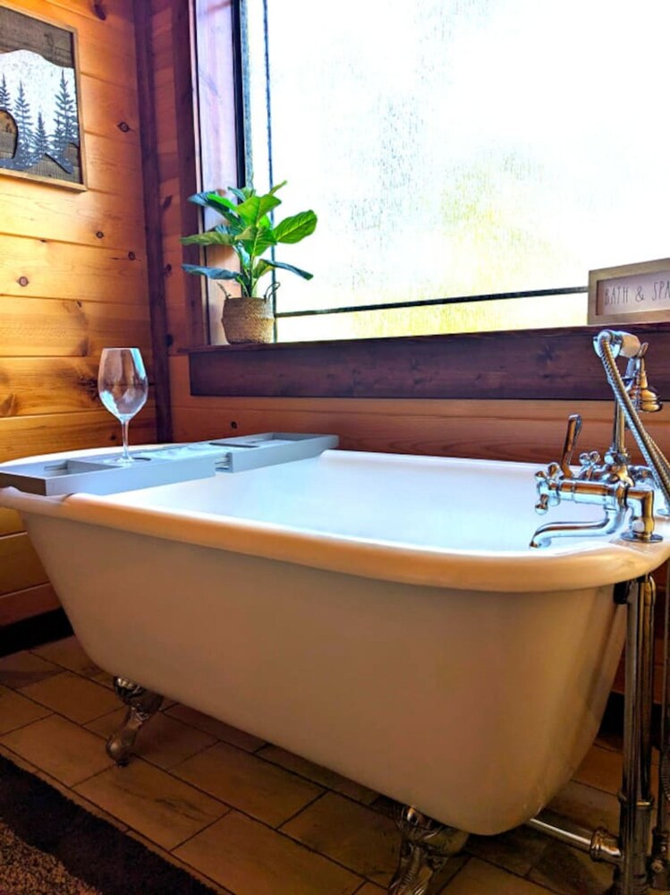 Stone Mountain Lodge Luxurious Rustic Retreat