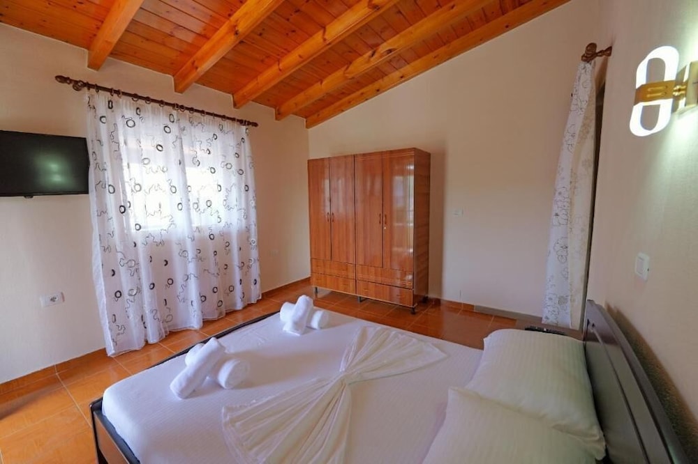 Vila Xhovani
