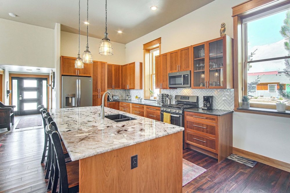 Divine Salida Stay: Walkable Location Near Dtwn!