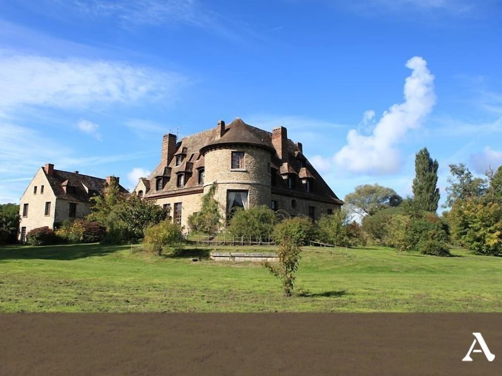 Le Logis D'arniere