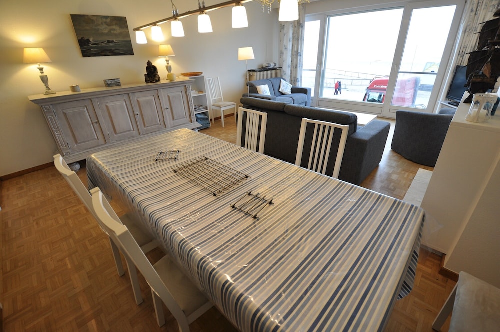 Apartment in Duinbergen Near Sandy Beach