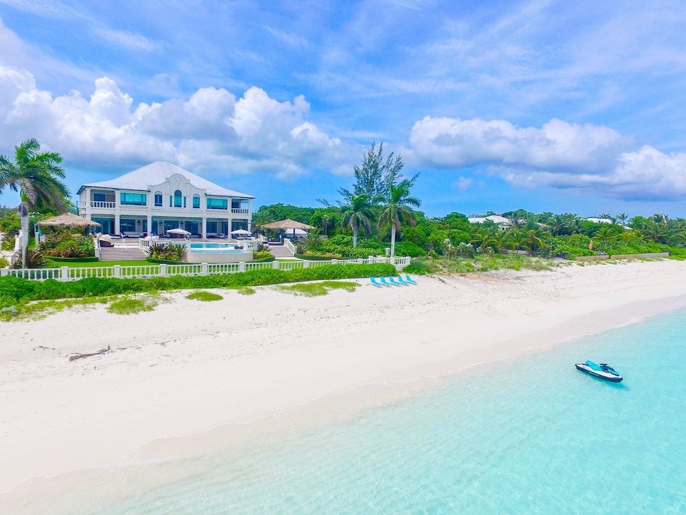 Villa B by the Sea in Nassau