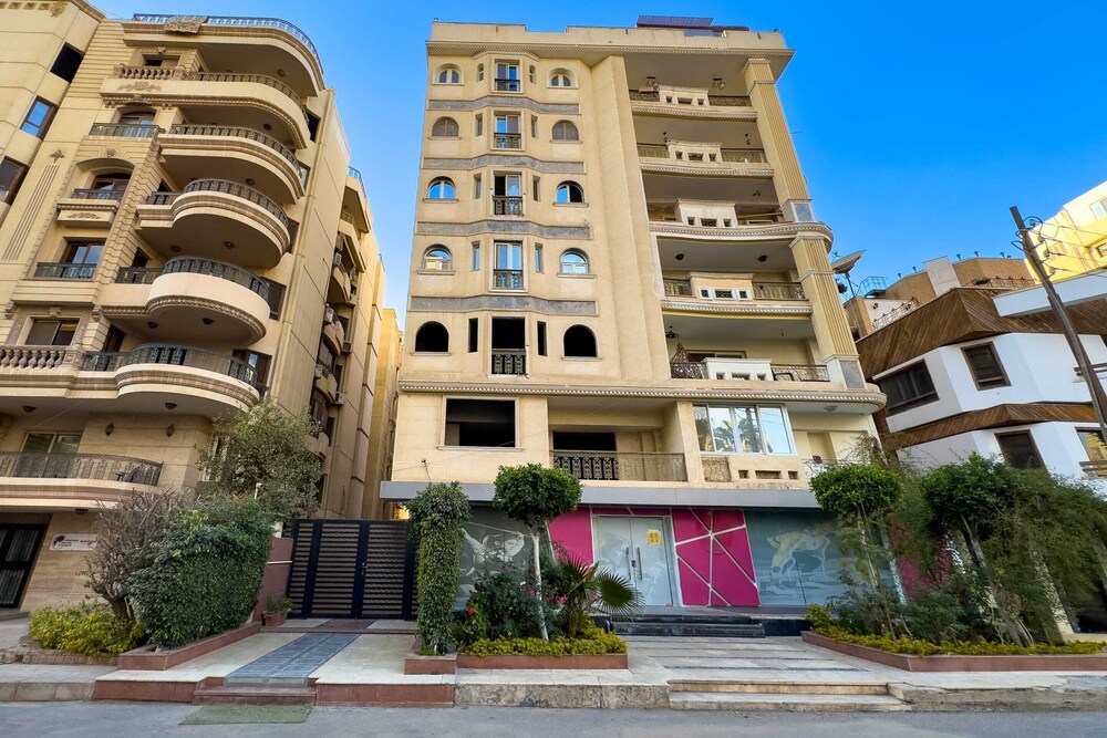 Posh & Panoramic 2bdr Rooftop 5 Min To Airport