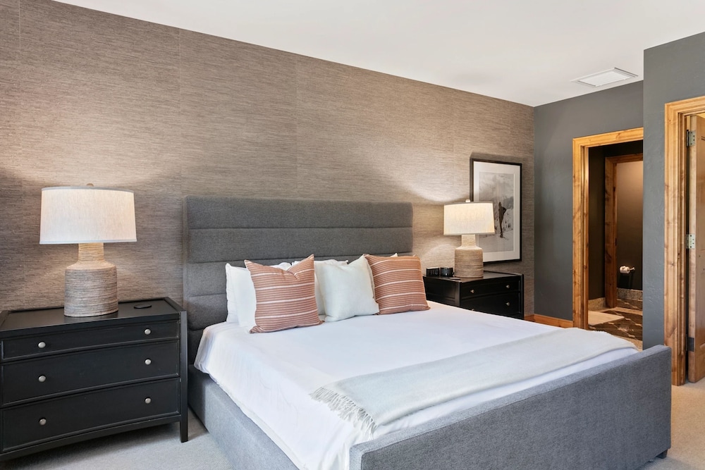 Shooting Star Lodge at Deer Valley Resort - Two Bedroom Residence #204 2 Condo