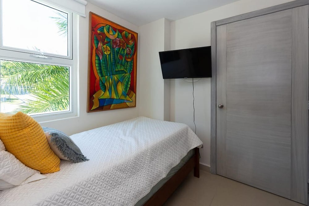 The Beach-front Condo by Acomodo Long Stay Only
