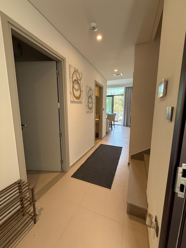 Elegant Stay in Ranches Villa