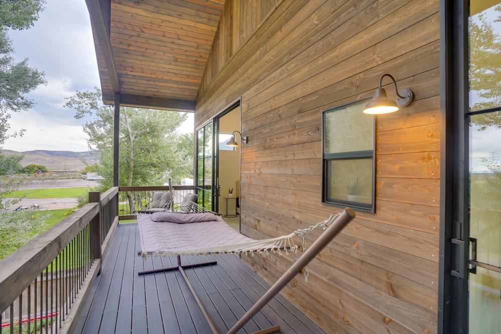 Richfield Vacations - Chic Utah Getaway w/ Fireplace, Sauna  2 Decks! - Property Image 9