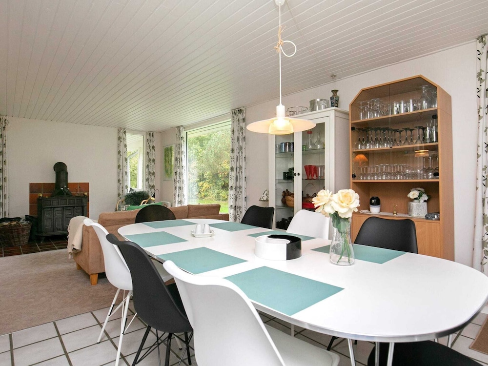 8 Person Holiday Home in Humble view 5