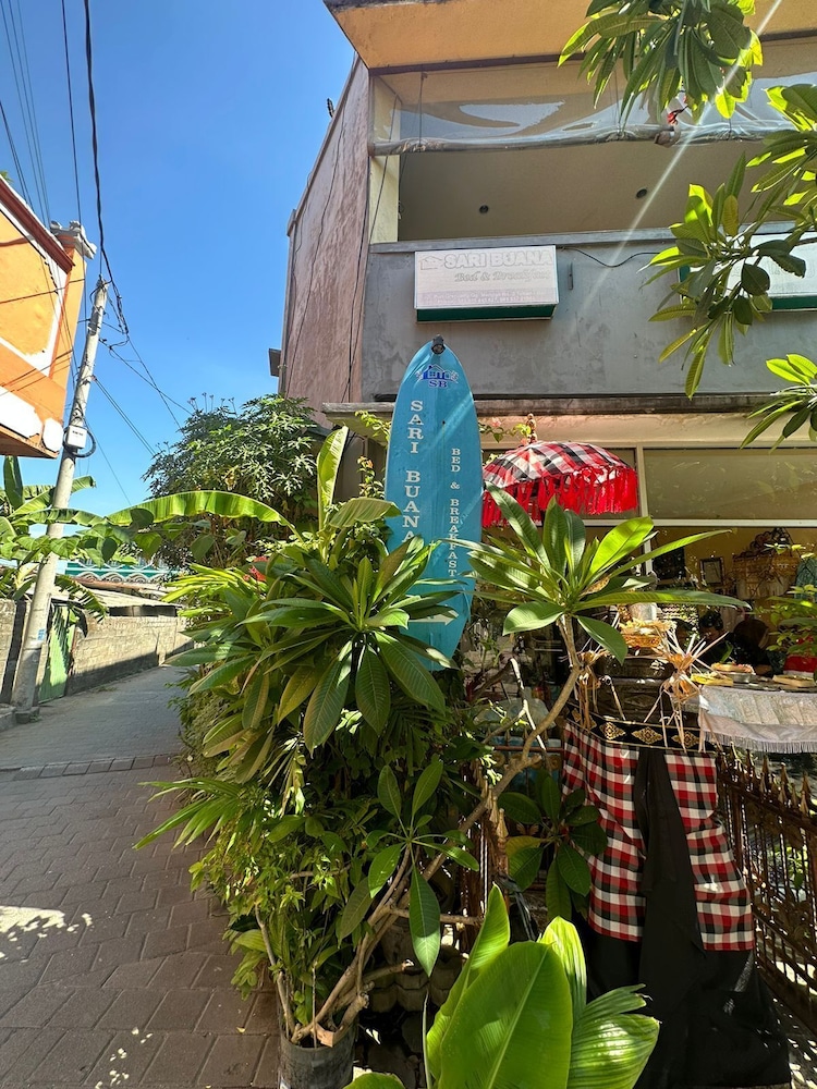 Sari Buana Bed & Breakfast