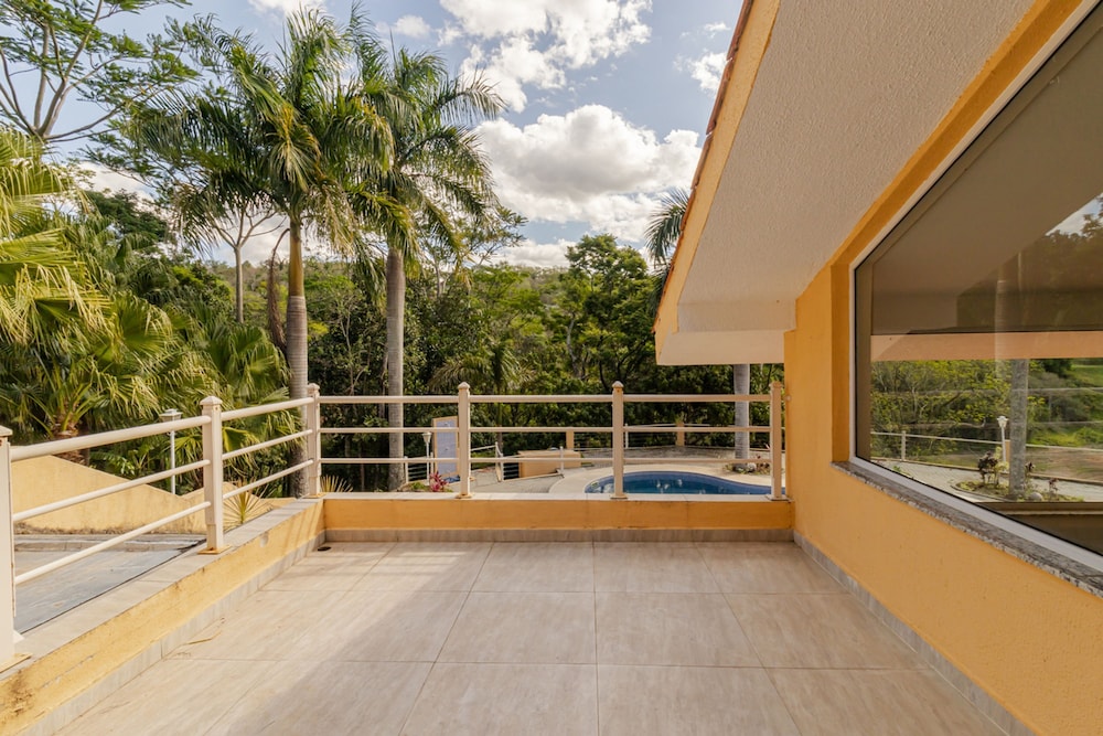 Casa de Campo com Vista Piscina e rea Gourmet