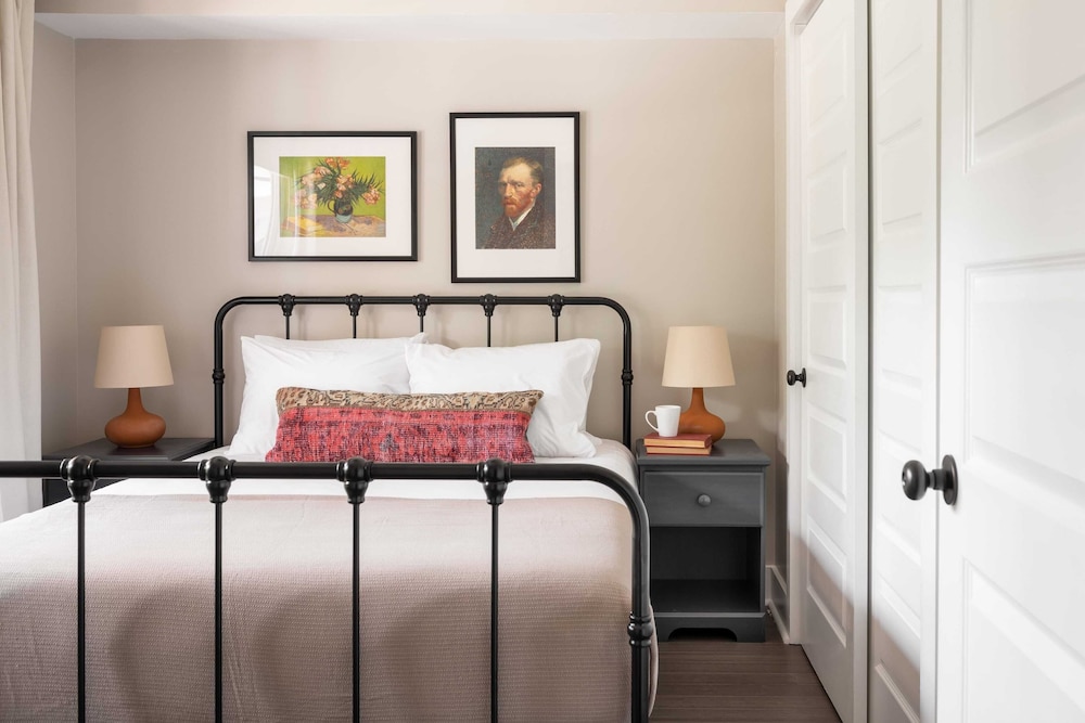 8 Nashville Homes w/ 21 Bedrooms, 21 Baths & Space for 74, Just Minutes From Broadways Nightlife, Dining, and Music Scene Cherokee by Avantstay