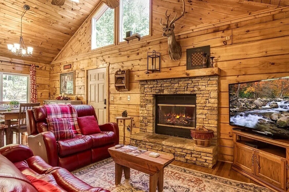 Tennessee Risky 3 Bedroom Cabin
