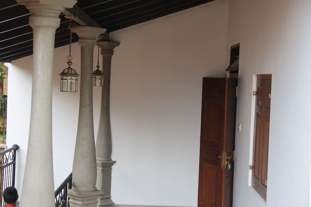 Siriniwasa Villa Induruwa