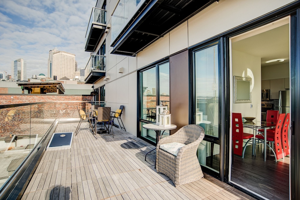 Pelicanstay in Stadium District