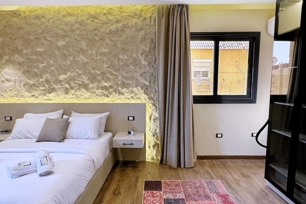 The Built-up 2 BDR Condo 15 min to CAI Airpt