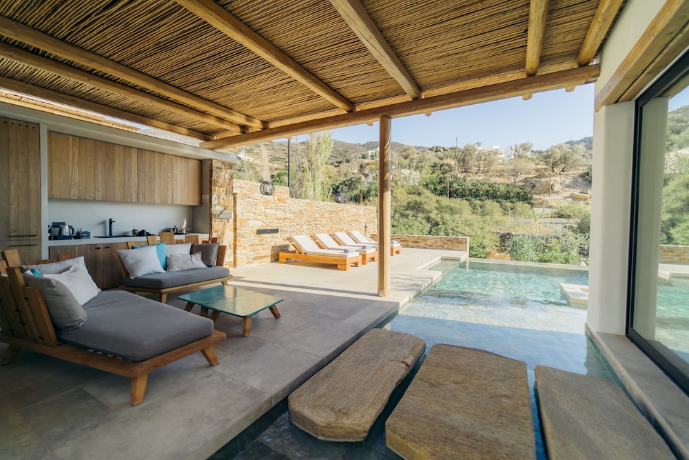 Ios Vacations - Hide Out Villas - Property Image 7