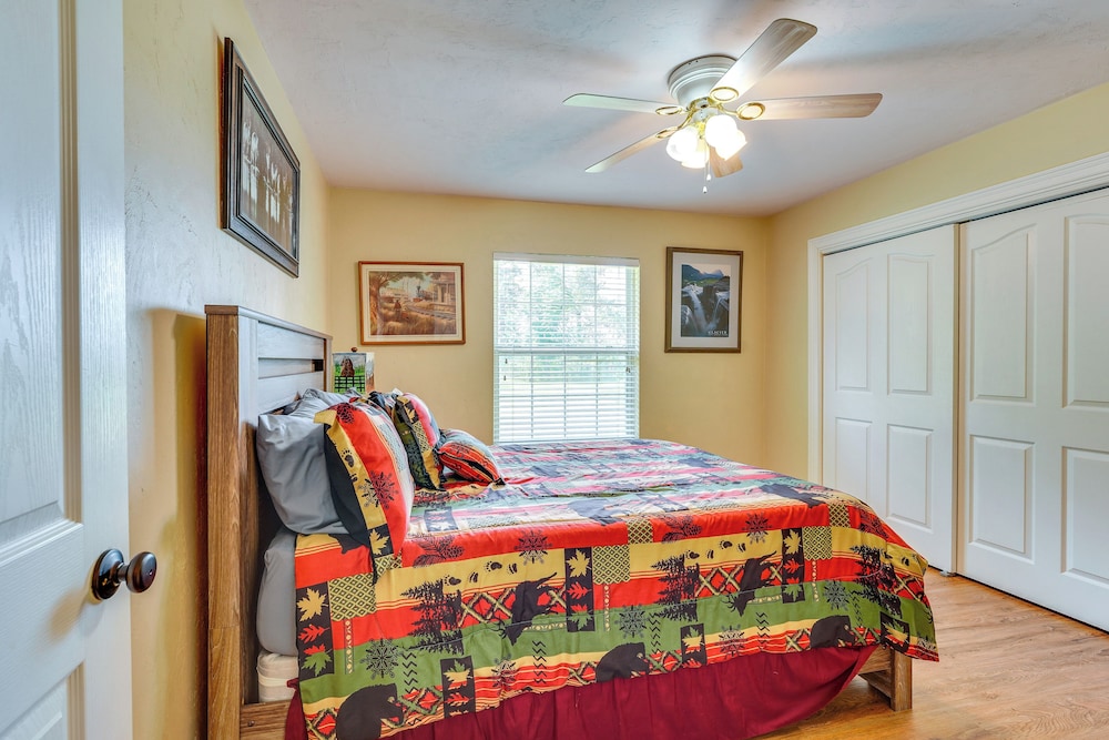 Welcoming Home w/ Yard on 20 Acres in High Springs