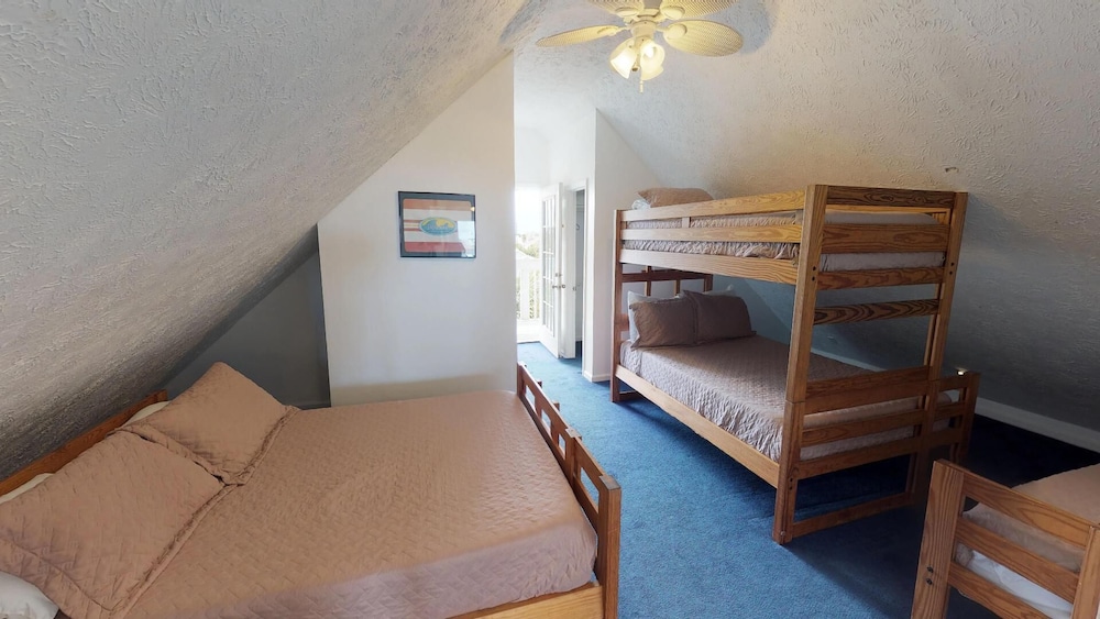 1603 Lovell Avenue Manor by Tybee Vacation Rentals