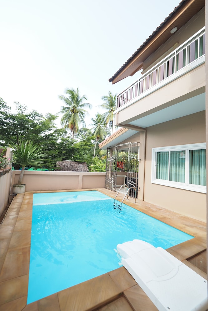 Lana Pool Villa