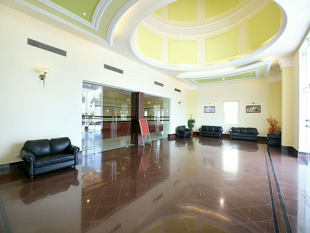 OYO 12989 White Diamond Hotel