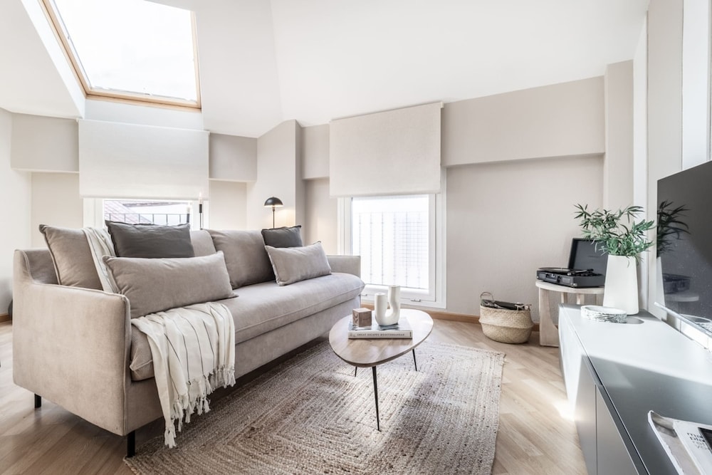 Marques - 1 Bedroom With Pool in Madrid