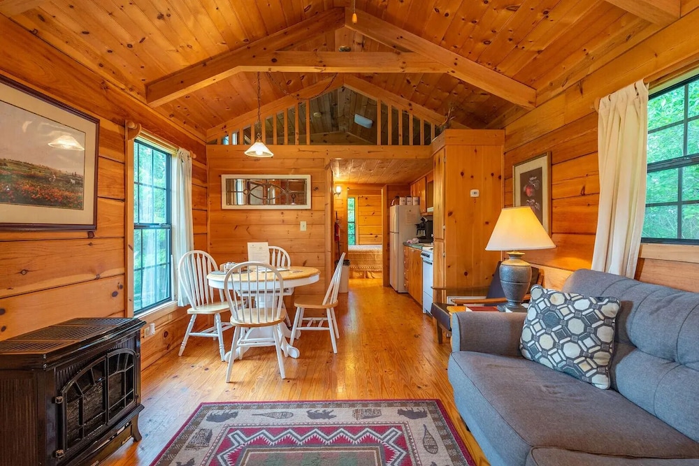 Engadine Inn  Cabins - Property Image 80