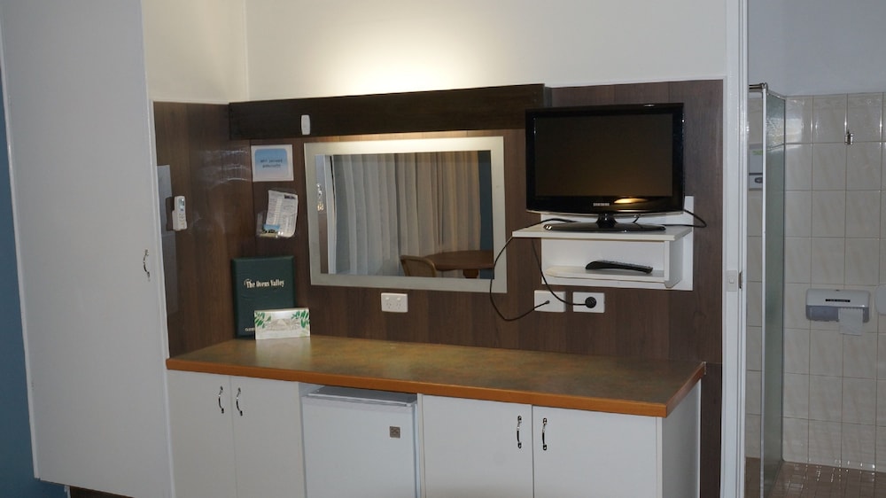 Golden Leaf Motor Inn