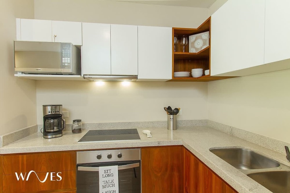 2 Br Roof w Infinity Pool Jacuzzi Spacious