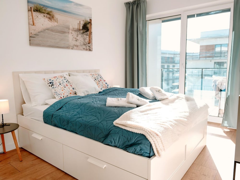 Apartment in Dziwnow by the River & Beach view 2