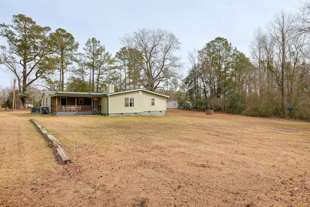 Peaceful Delco Family Home w/ Private Deck! view 4