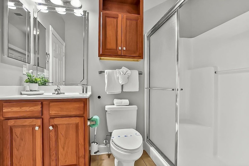 Magnolia Pointe Magnolia Lake 4820-303 2 Bedroom Condo