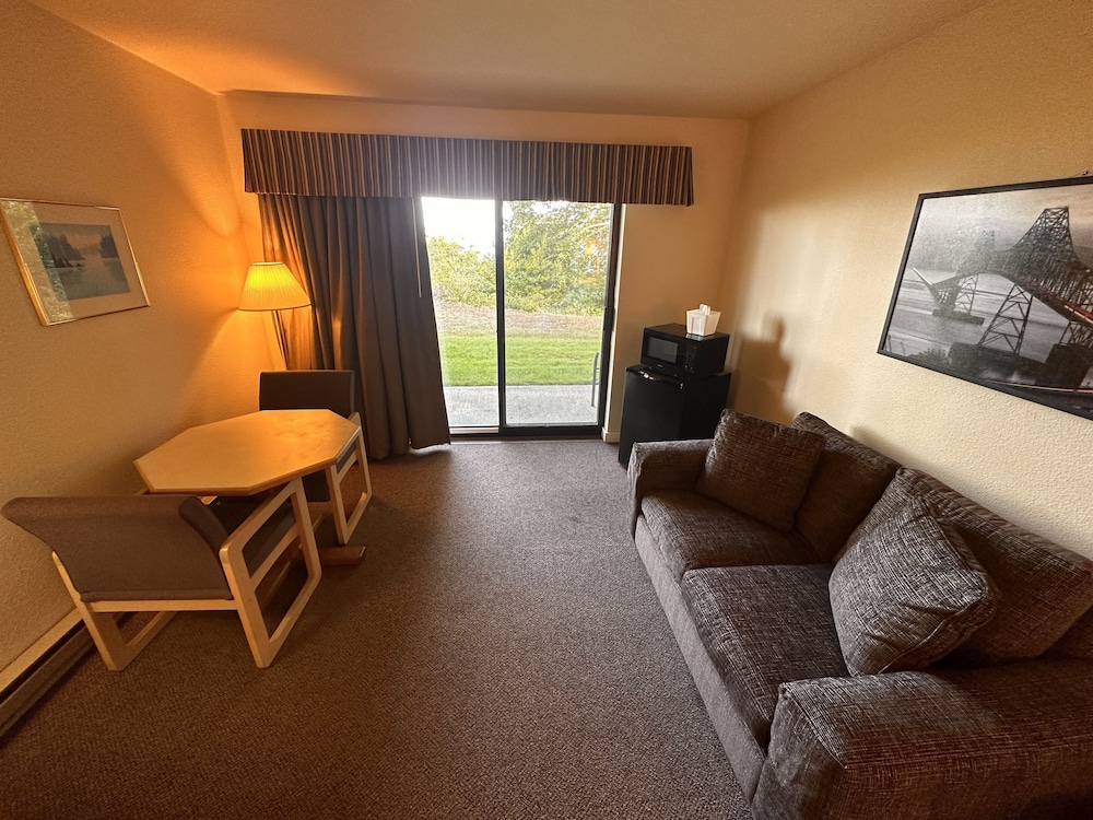 Astoria Crest Motel