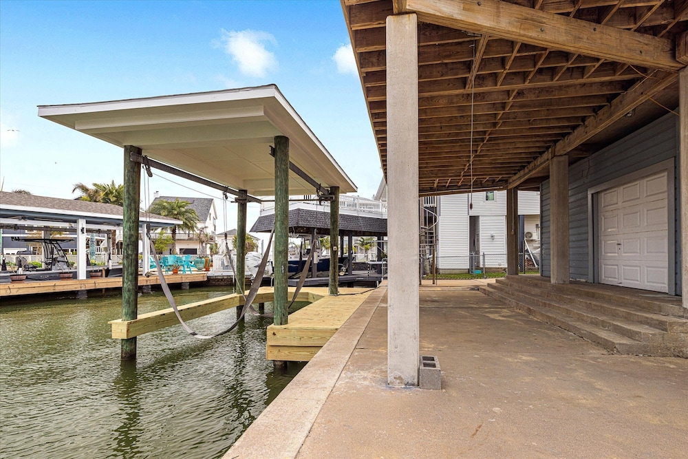 The Blue Pentagon 3 Bedroom Home
