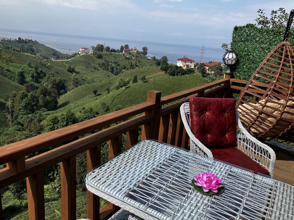 Putra Suit Bungalov view 2