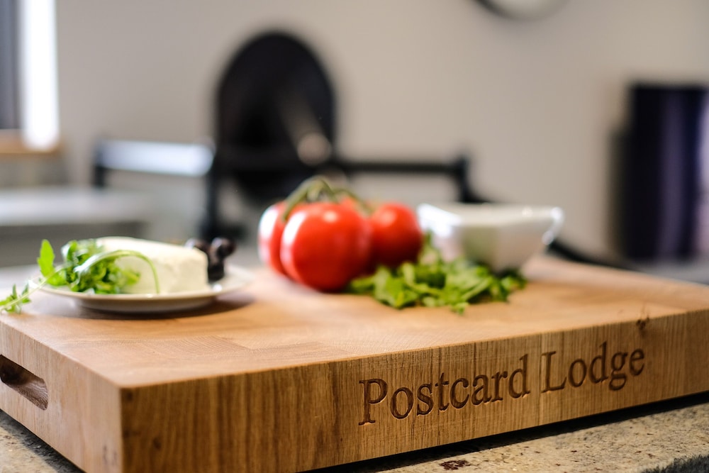 Postcard Lodge