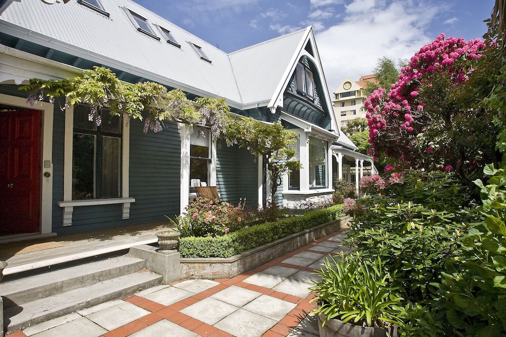 Orari Bed and Breakfast