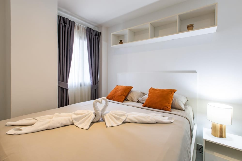 Modern Condo - 1BR T1-401