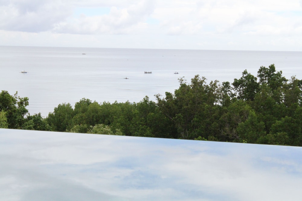 Ocean Suites Boutique Hotel