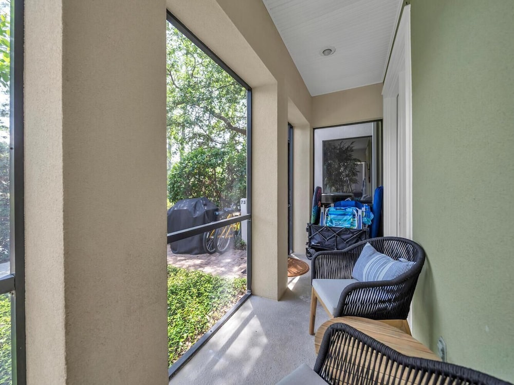 Gulf Place Courtyard 73