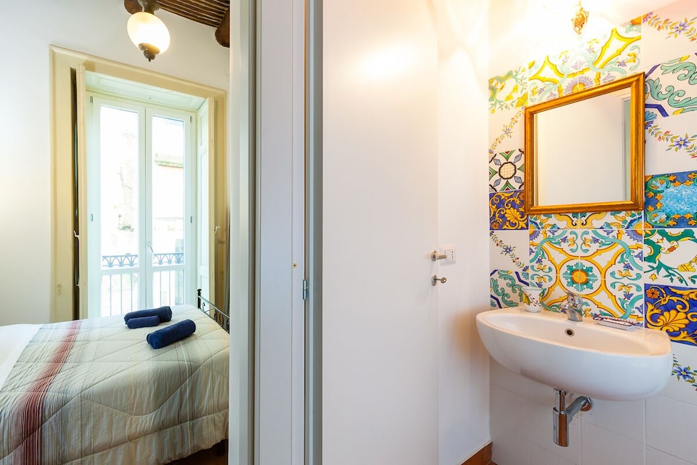 Don Pedro Rooms Vicerè di Toledo in the city center