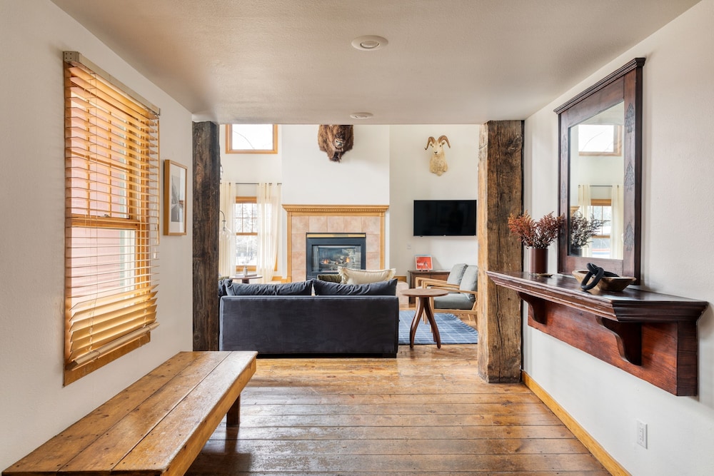 Holly by Avantstay In the Heart of Breckenridge w Hot Tub Game Room Roof Top Patio