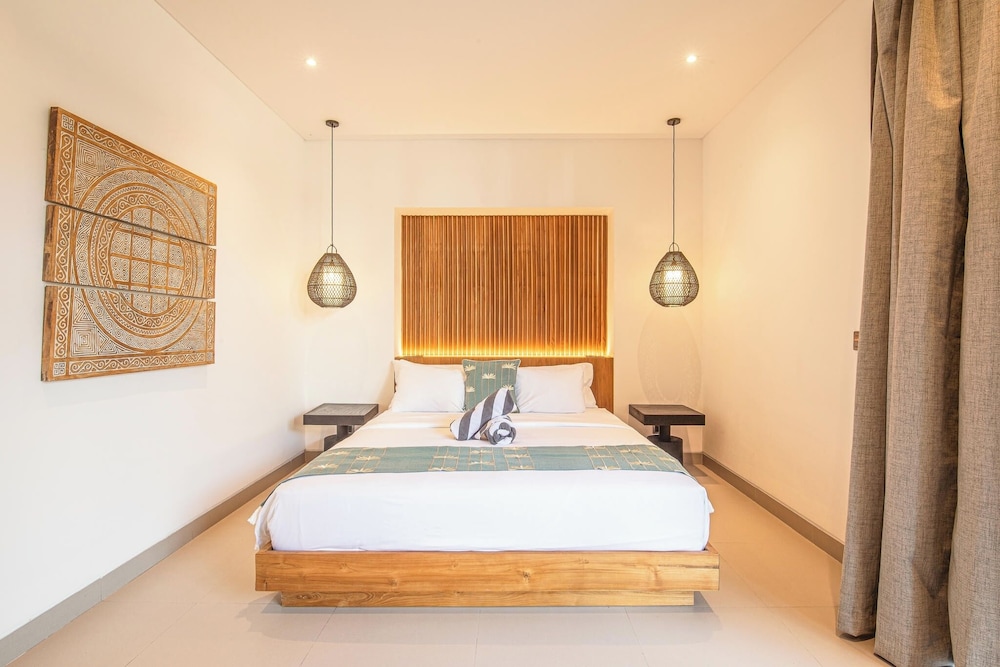 Stunning 6BR Canggu Villa 400m From the Beach