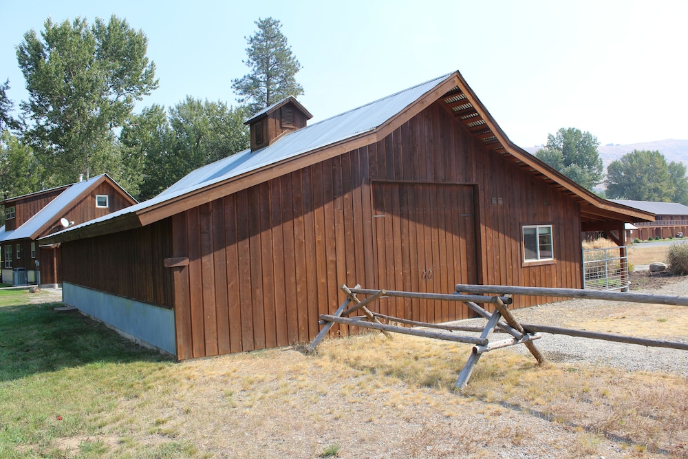 Methow River Lodge & Cabins