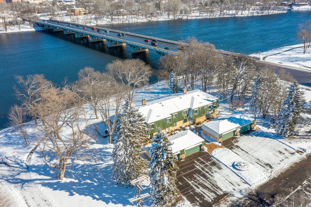 Riverfront Champlin Townhome w/ Deck & Water View! view 4