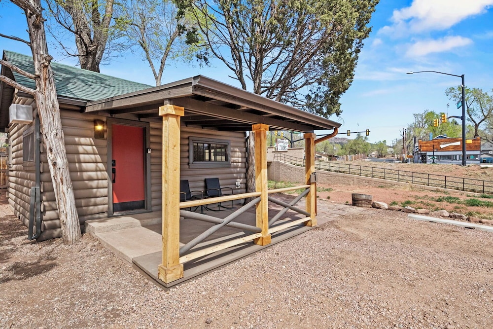 Timber Lodge Cabin 1