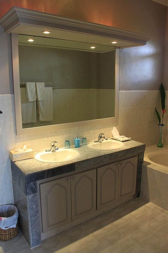 Panglao Pearl Premier White Sand Resort